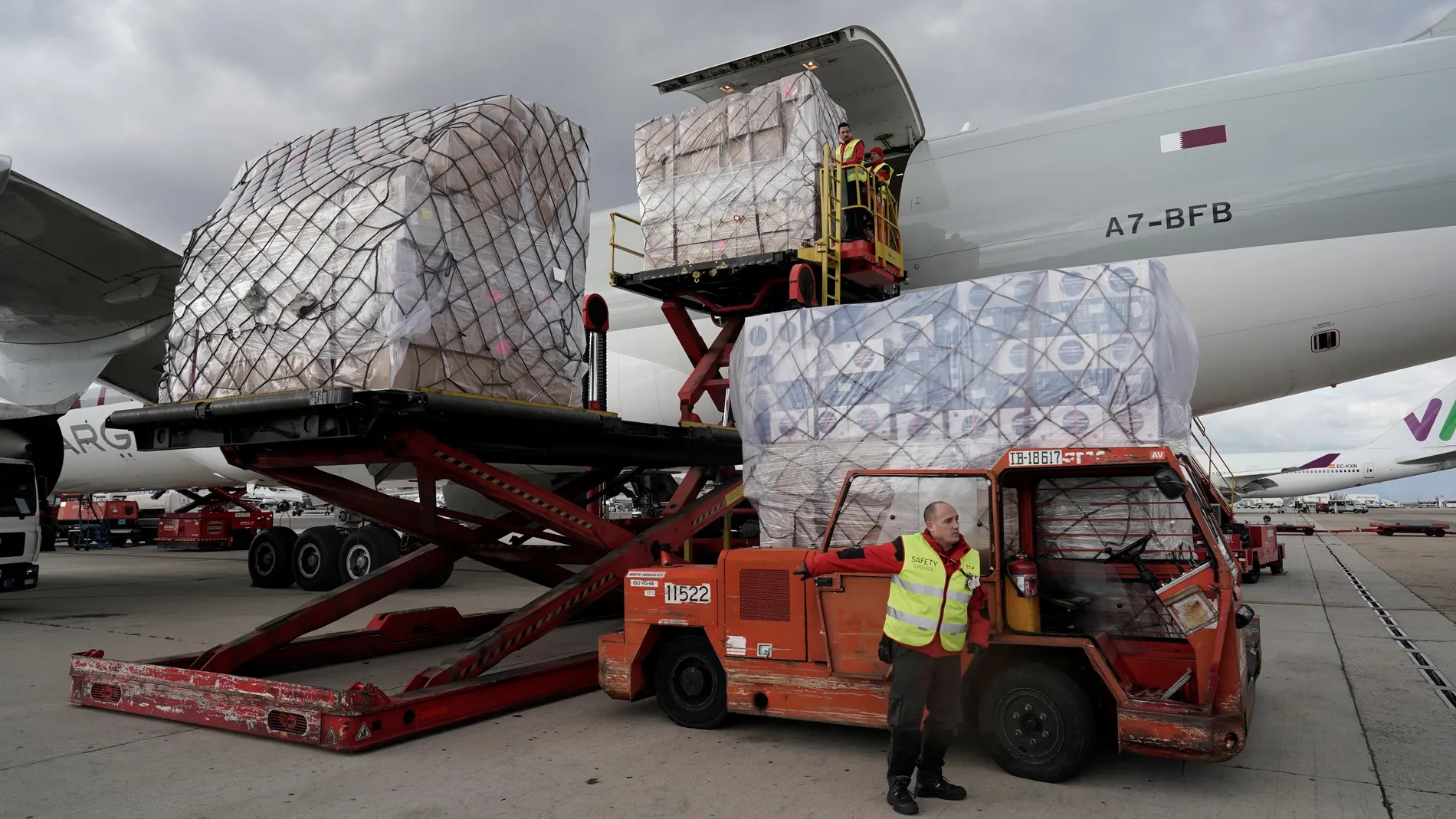 La Comunidad recibe su primer avión con 58 toneladas de material sanitario