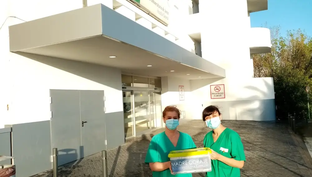 Entrega de mascarillas de Madre Coraje para el Hospital de Jerez de la FronteraMADRE CORAJE02/04/2020