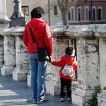  Sanidad estudia que los niños puedan salir a la calle a dar paseos cortos