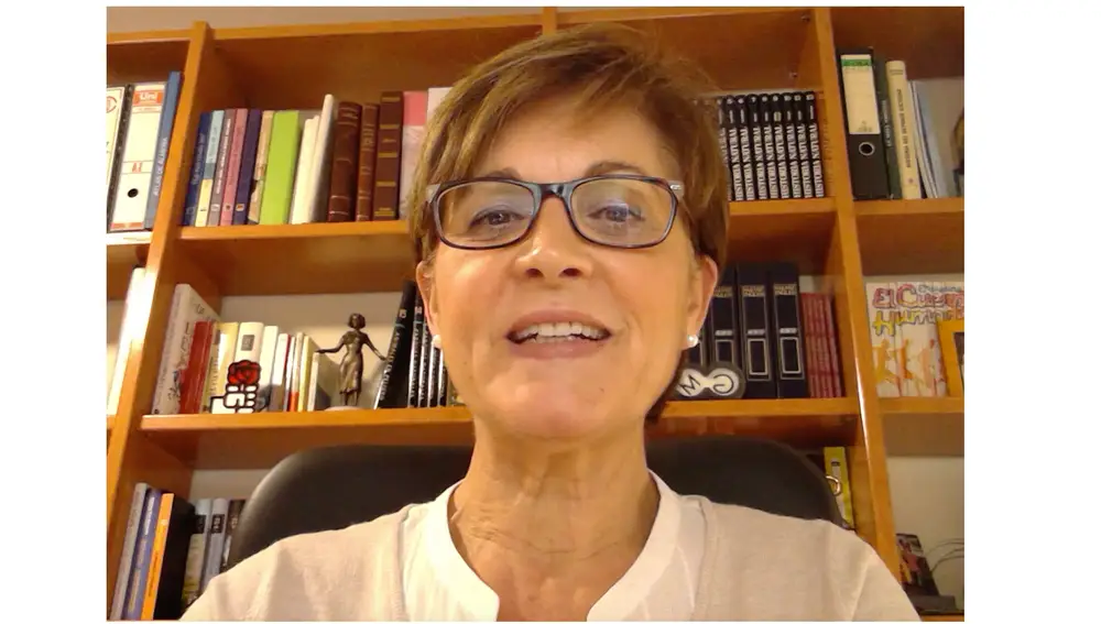 Adriana Valverde (PSOE) comparece a través de un vídeo en YouTube