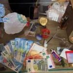 Imágen de la incautación de la Policía en una peluquería de Alicante que actuaba como laboratorio de drogas