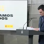 El presidente del Gobierno, Pedro Sánchez, en la comparecencia donde ha informado de la decisión de prorrogar dos semanas más el estado de alarma por el coronavirus, hasta el 26 de abril.