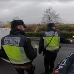 Policía en un control