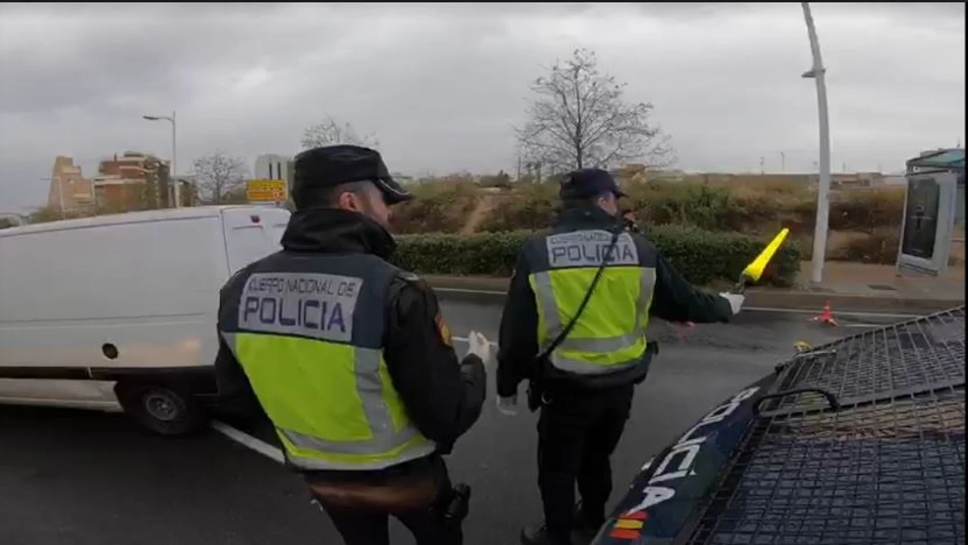 Coronavirus.- Detenidos tres hombres en Alicante que se dirigían a celebrar una barbacoa y habían ido a comprar comida