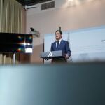 El presidente andaluz, Juanma Moreno, en una comparecencia telemática desde el Palacio de San Telmo tras participar en la cuarta reunión por videoconferencia de la Conferencia de Presidentes Autonómicos