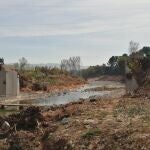 El Ejército repara un puente sobre el río Francolí (Tarragona) afectado por un temporal el pasado octubre.