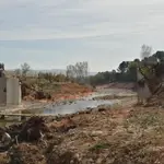 El Ejército repara un puente sobre el río Francolí (Tarragona) afectado por un temporal el pasado octubre.