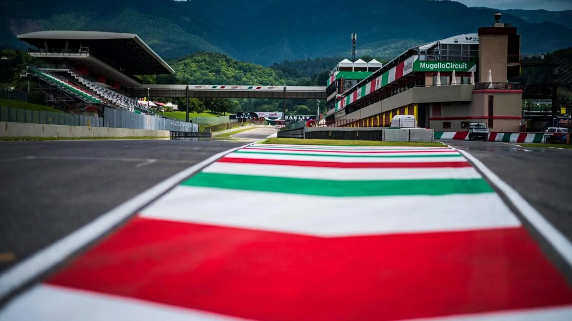 La recta de meta de Mugello, vacía