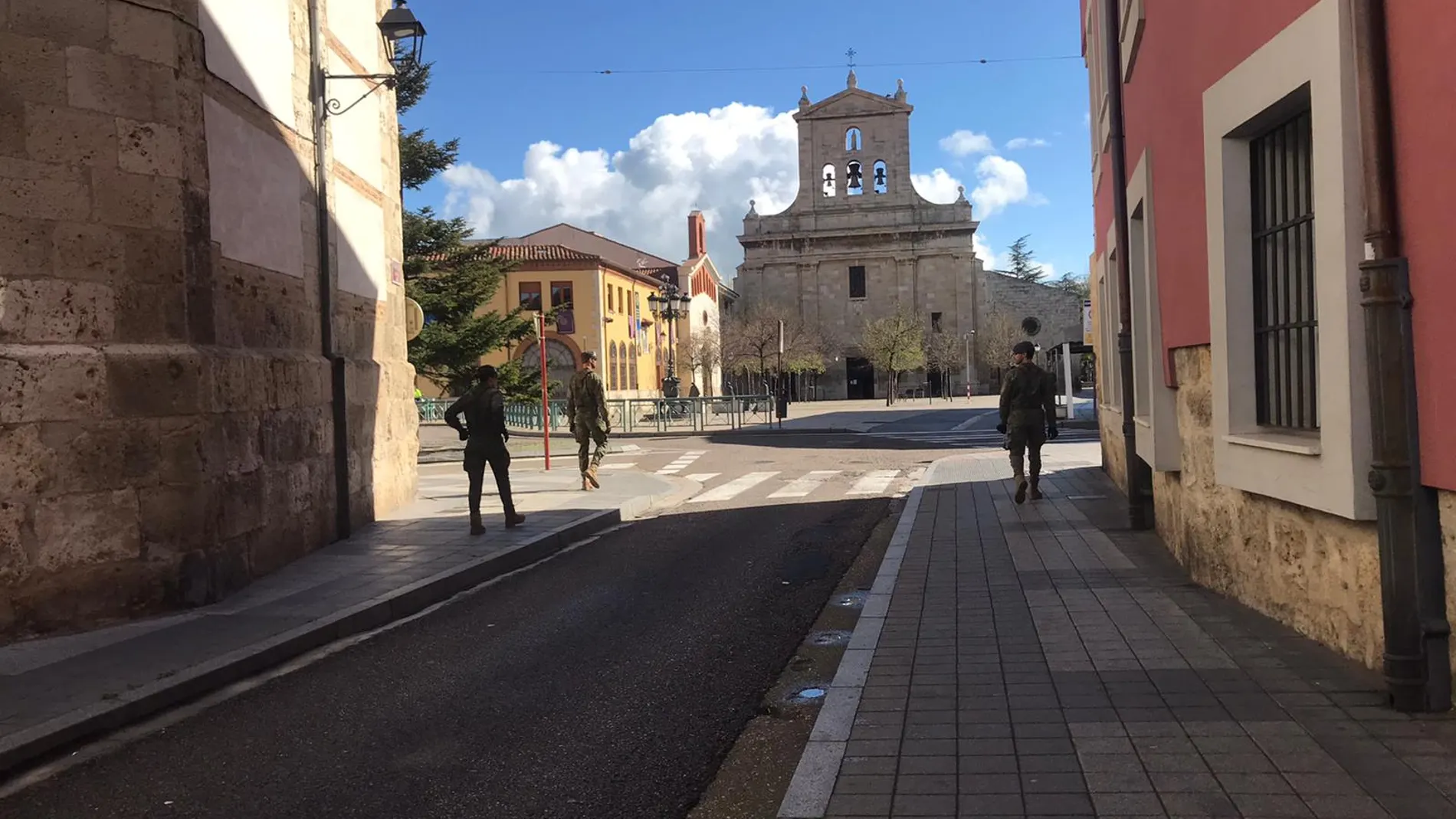 Despliegue de los efectivos de a Brilat por las calles de Palencia