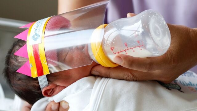 Los científicos analizaron la leche de dos mujeres que desarrollaron síntomas tras compartir una habitación de hospital después de dar a luz; tanto ellas como sus recién nacidos dieron positivo en el test de COVID-19.