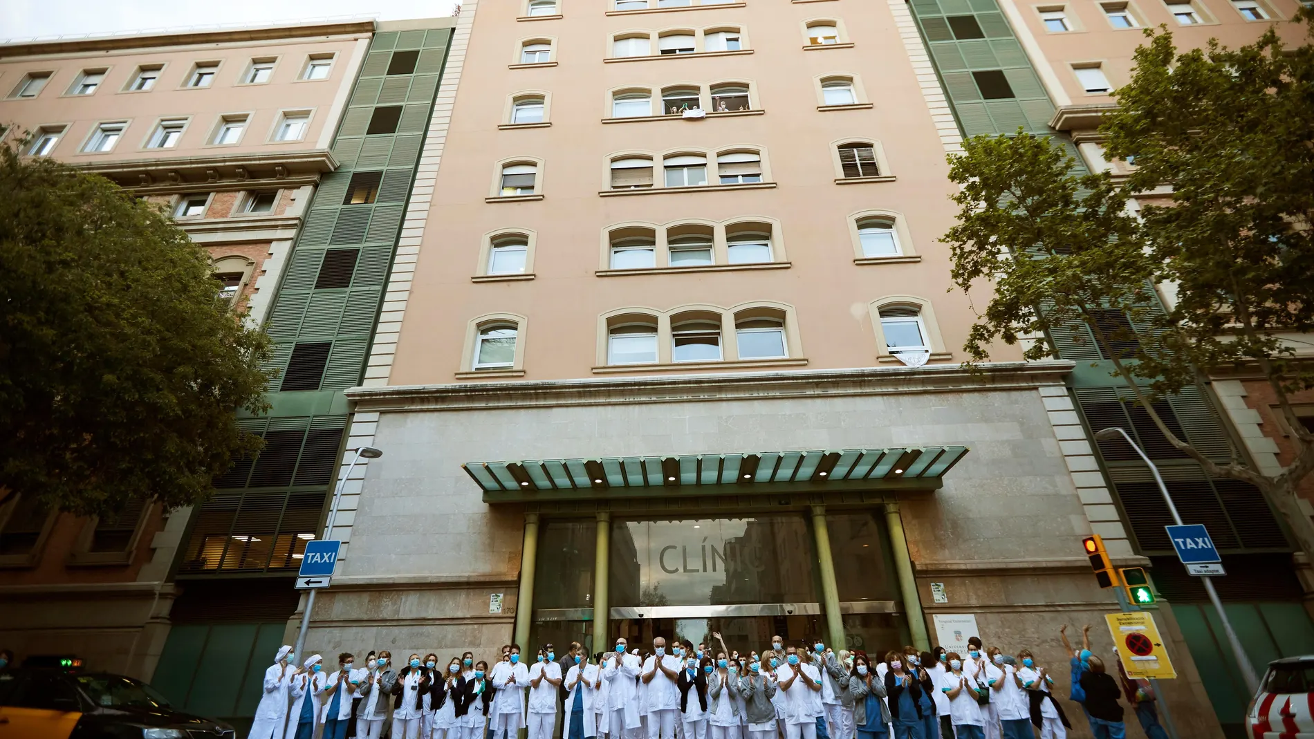 Barcelona agradece la labor de los sanitarios