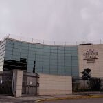 Vista exterior del Hotel Crown Plaza, habilitado para los trabajadores sanitarios del Hospital de campaña de Ifema, en Madrid, EFE/Ballesteros.