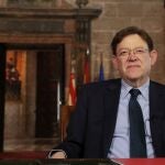 El presidente de la Generalitat, Ximo Puig, realiza a través de videoconferencia la entrevista de La Razón