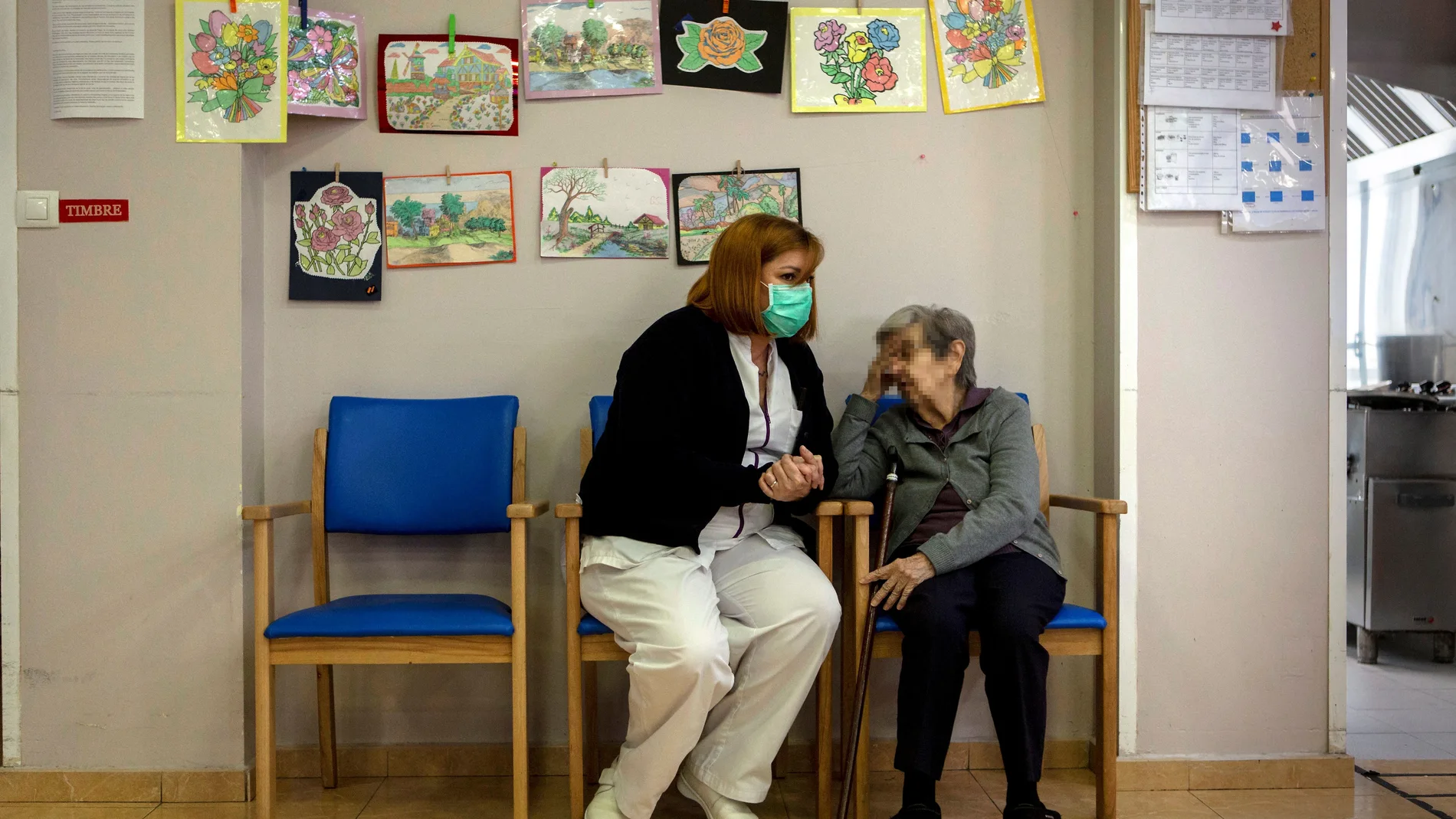 (FOTOGALERIA) Vida diaria en la residencia geriátrica Roma de Pallejà (Barcelona), un centro sin casos de Covid-19