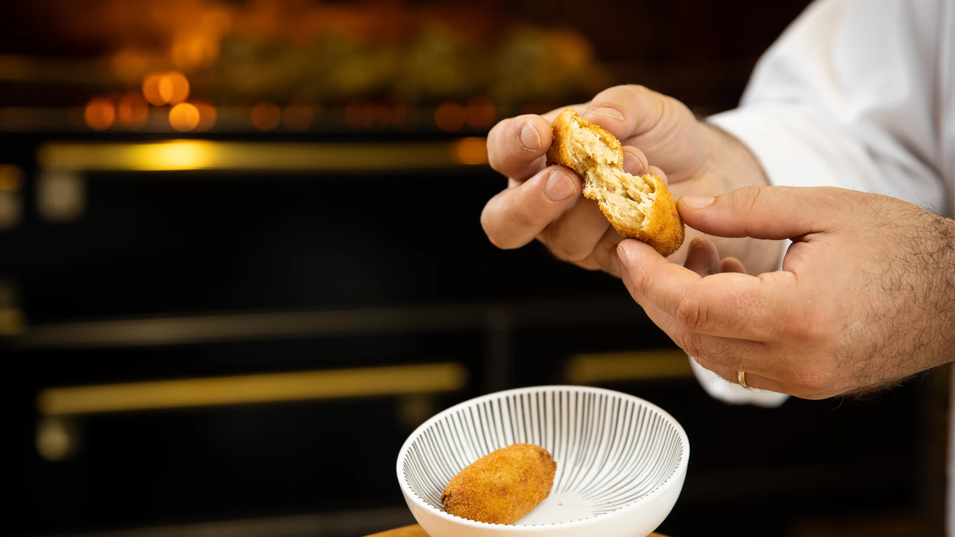 Madrid. 13/04/2020. GASTRONOMIA RECETAS DE COCINA . CROQUETAS DEL CHEF EUGENI DE DIEGO, COCINERO PARA TATIANA FERRANDIS