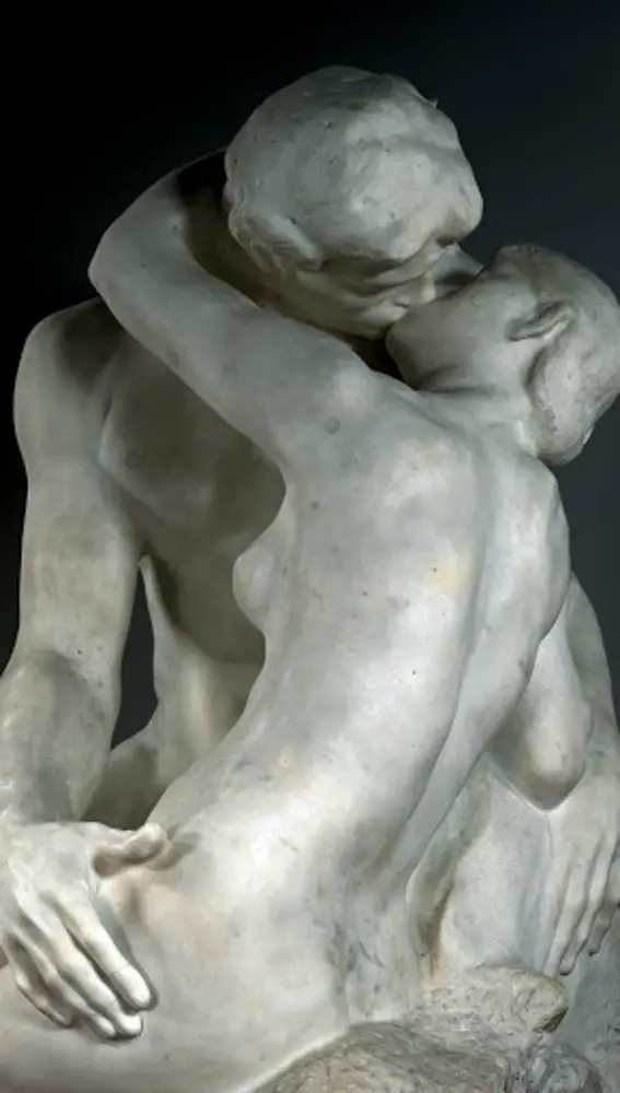 De &quot;El beso&quot;, Auguste Rodin realizó tres versiones en mármol que están en París, Londres y Copenhague