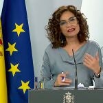 Captura de la señal institucional de Moncloa de la ministra Portavoz, María Jesús Montero, durante la rueda de prensa posterior a la reunión del Consejo de Ministros