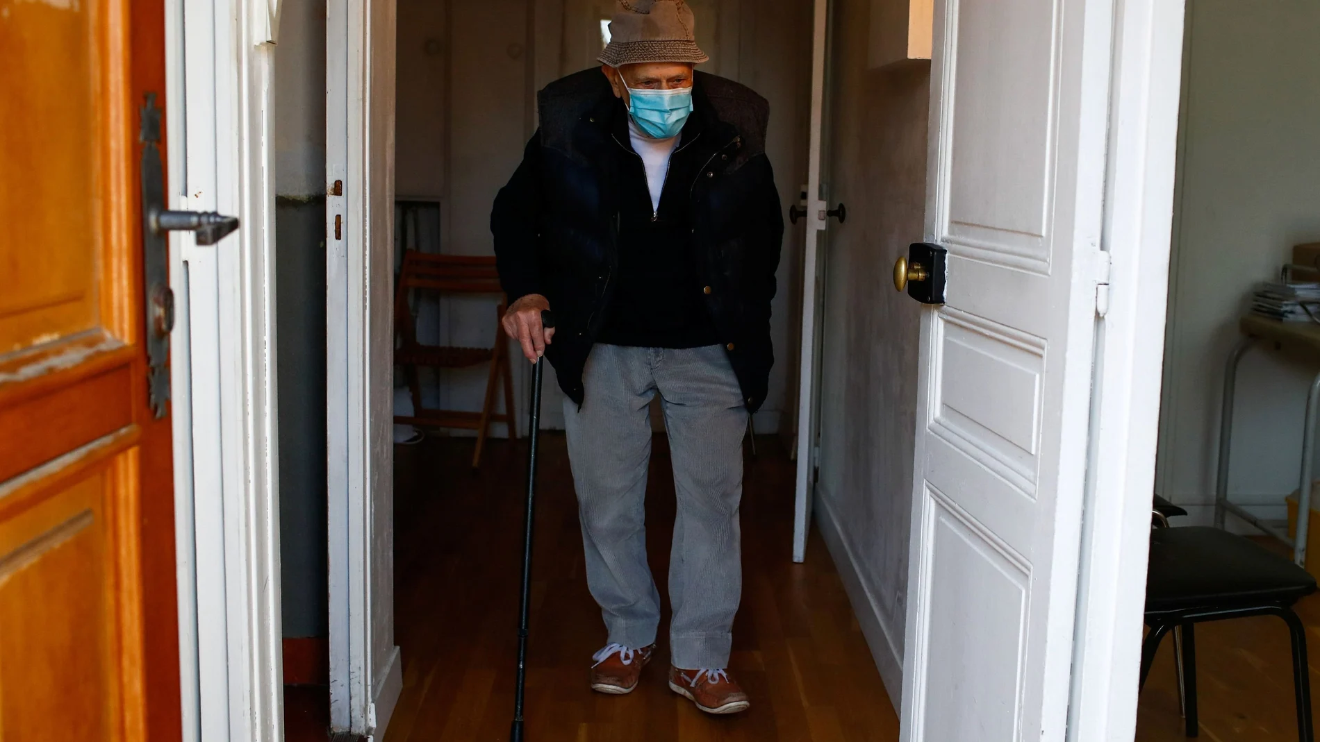 French doctor Christian Chenay, 98 year-old, keeps working through coronavirus crisis