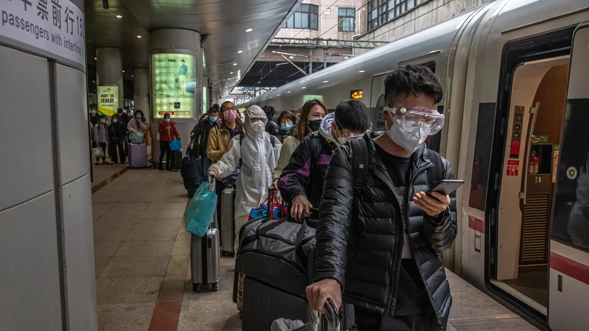 Salir de Wuhan hacia Pekín: una carrera de obstáculos contra el coronavirus