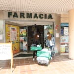 Las mascarillas se repartirán en las farmacias presentando la tarjeta SIP, a los mayores de 65 años, y población de riesgo por patologías previas