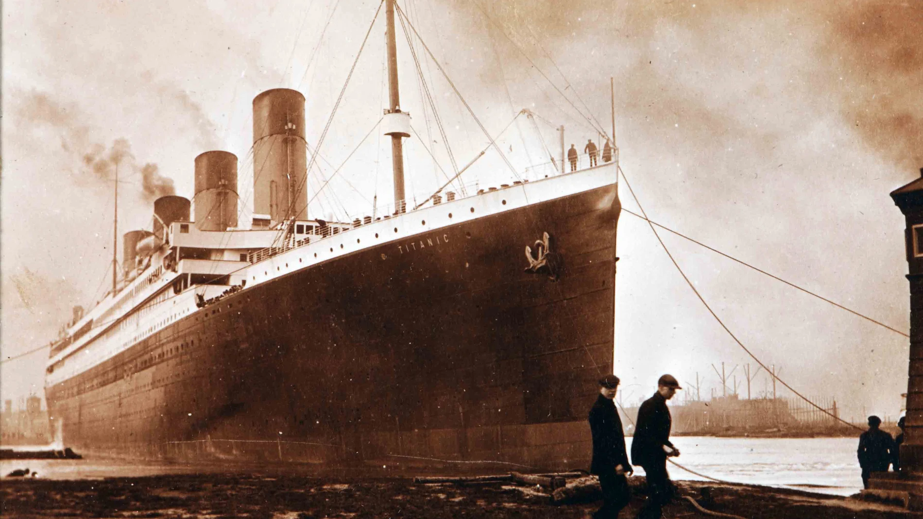 El 10 de abril de 1912 el transatlántico más lujoso de los construidos zarpaba con 2.224 pasajeros a bordo