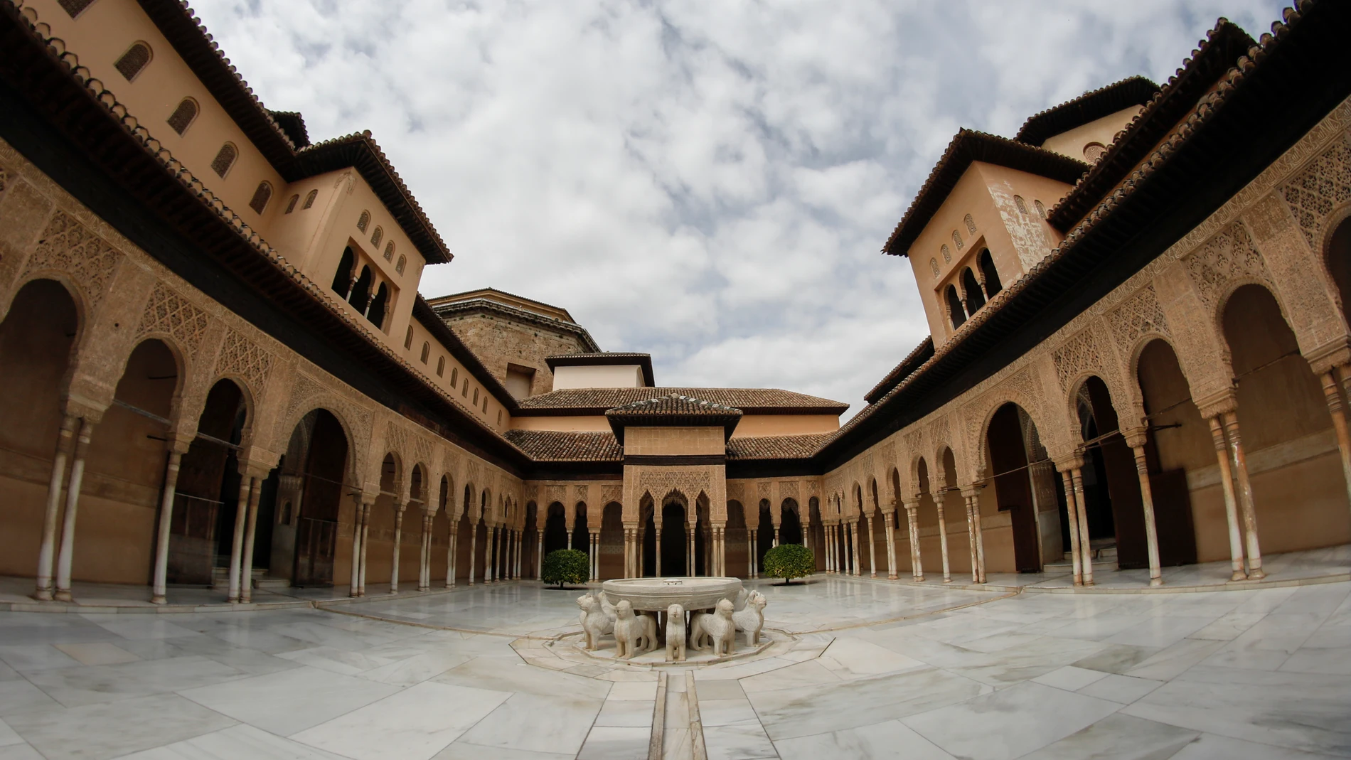 Imagen de archivo del Patio de los Leones de la Alhambra de Granada