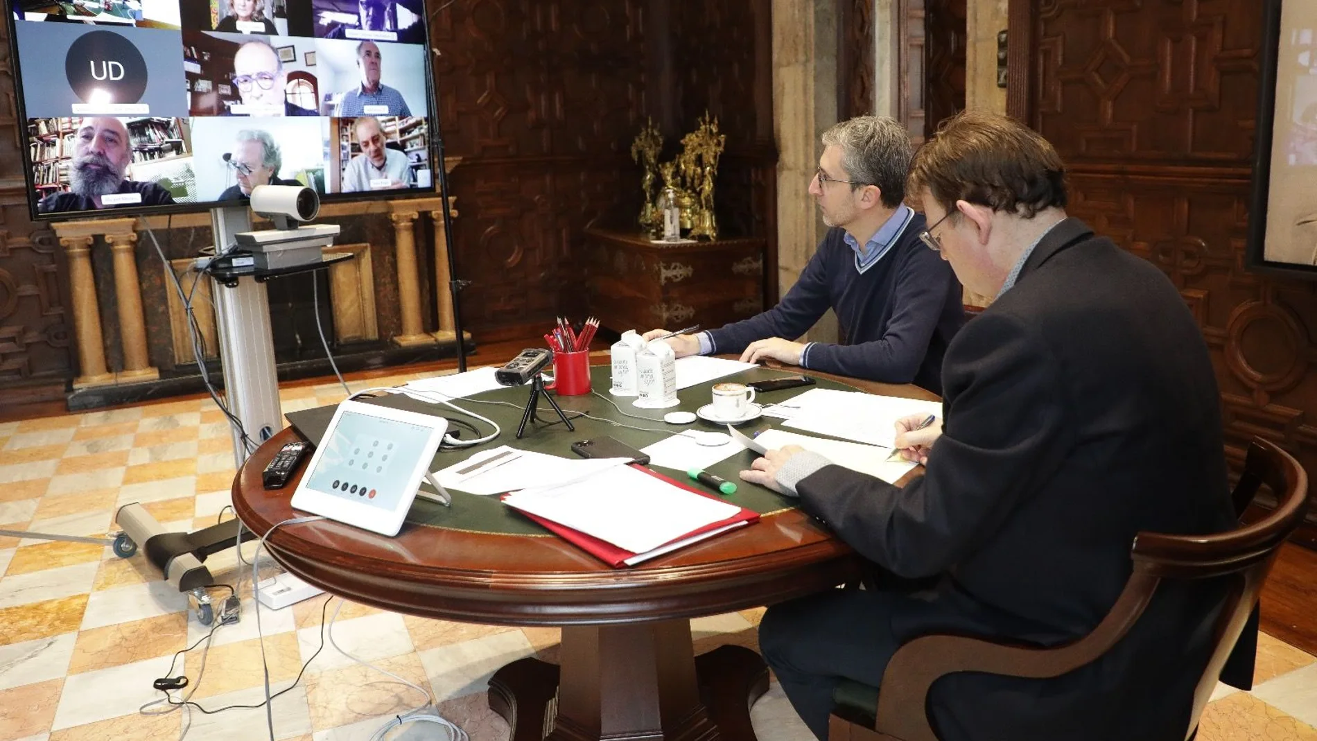 Videoreunión del presidente Puig esta mañana con los expertos en diferentes materias