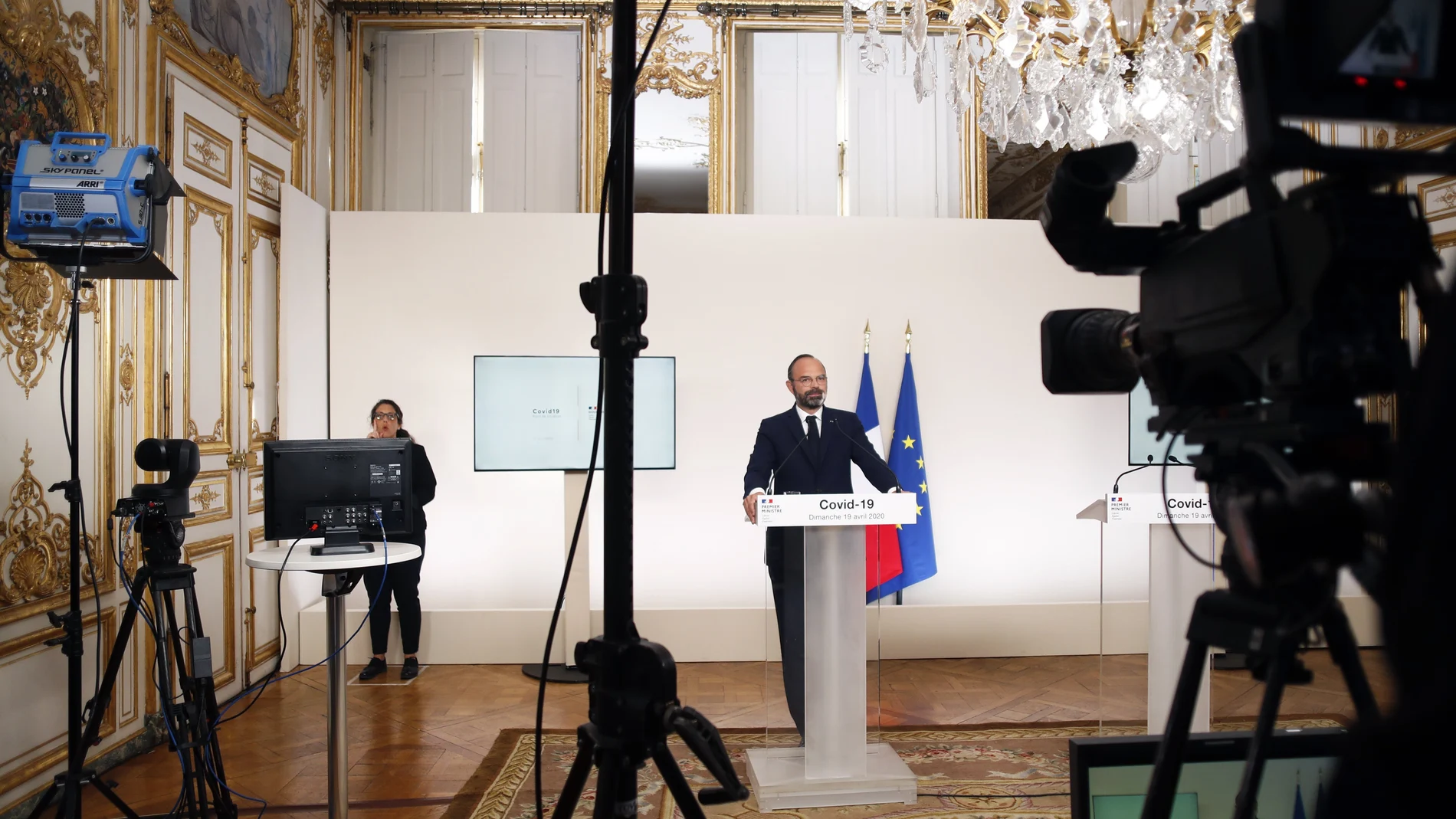 El primer ministro francés, Edouard Philippe, en la rueda de prensa en el Palacio de Matignon en París