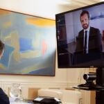 Reunión por videoconferencia de Sánchez y Casado