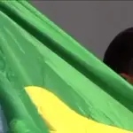  Bolsonaro alienta un golpe militar y llama a saltarse la cuarentena