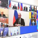 El presidente de Rusia, Vladimir Putin, en una videoconferencia con altos cargos gubernamentalesPRESIDENCIA DE RUSIA20/04/2020