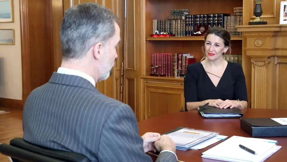 El Rey recibe en audiencia a la ministra de Trabajo y Economía Social, Yolanda Díaz, en Madrid (España), a 20 de abril de 2020.CORONAVIRUS;COVID-19;ESTADO DE ALARMA;PANDEMIACasa de S.M. el Rey20/04/2020