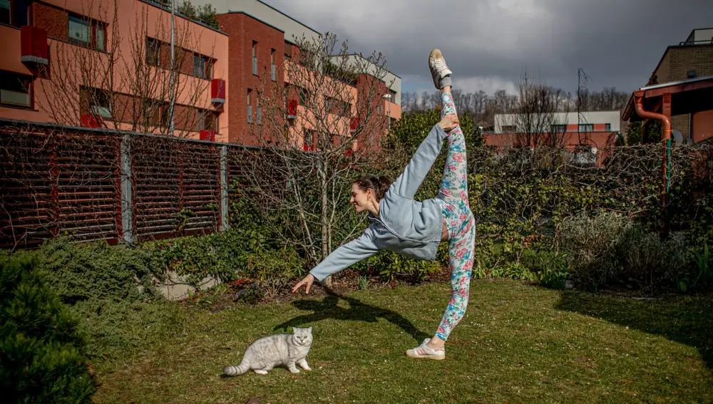 Czech National Ballet Dancers training at home during COVID-19 disease