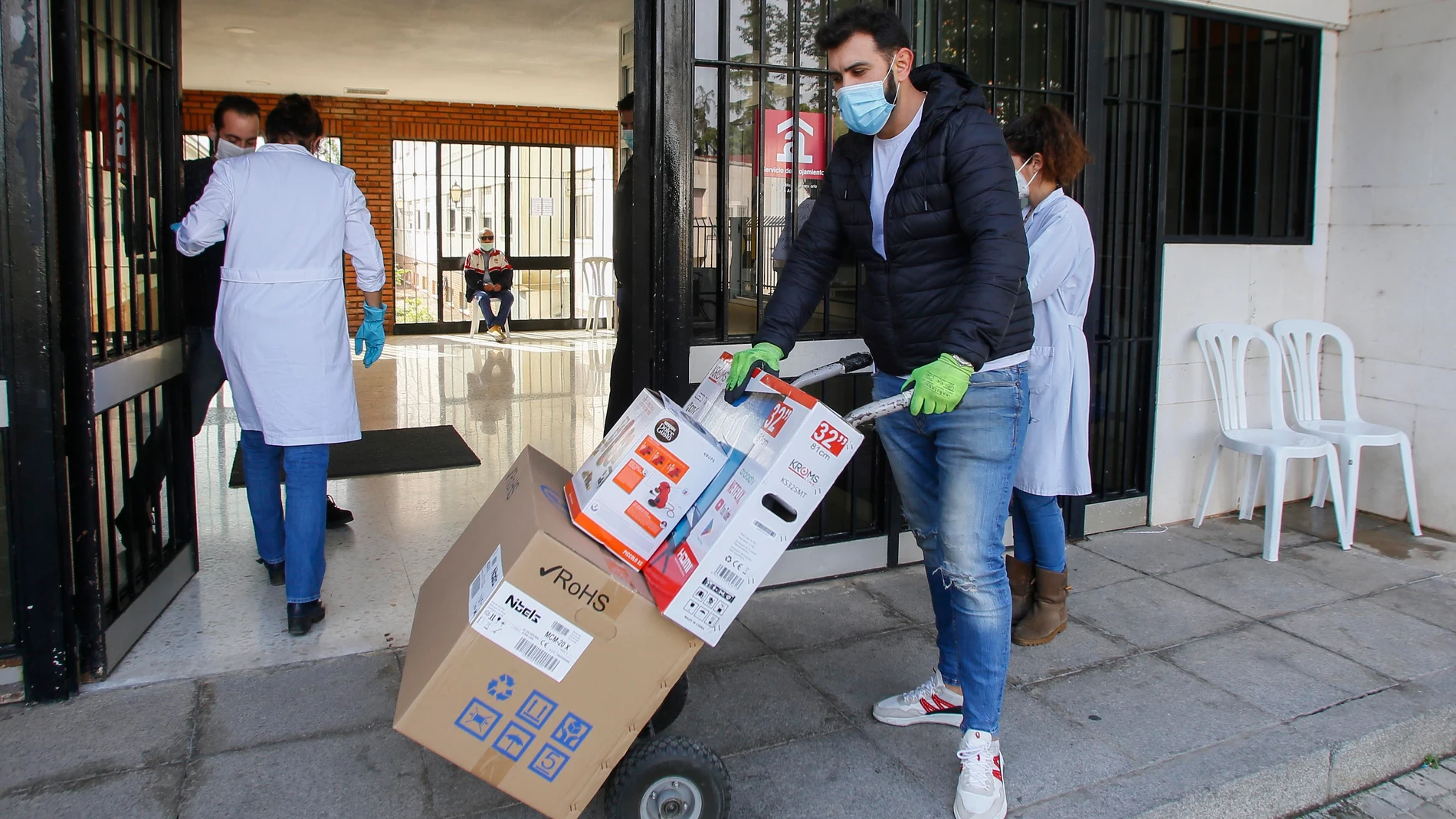 Córdoba.- Coronavirus.- Electrocosto colabora con Cruz Roja con la donación de 'tablets' para niños con necesidades