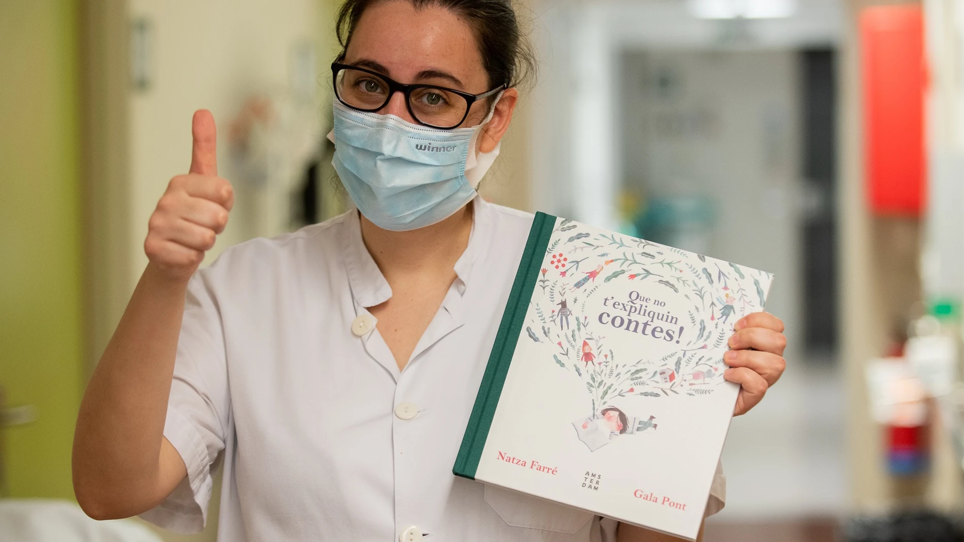 Coronavirus.- El Hospital Clínic de Barcelona repartirá más de 800 libros y cerca de 5.000 rosas