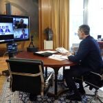 El Rey Felipe VI durante una videoconferencia con representantes del sector ovino y caprino en el palacio de la Zarzuela en Madrid este viernes