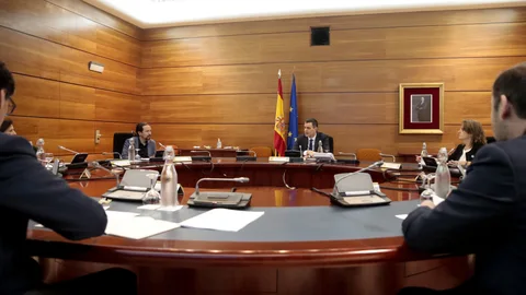 Pedro Sánchez y Pablo Iglesias, en el Consejo de ministros