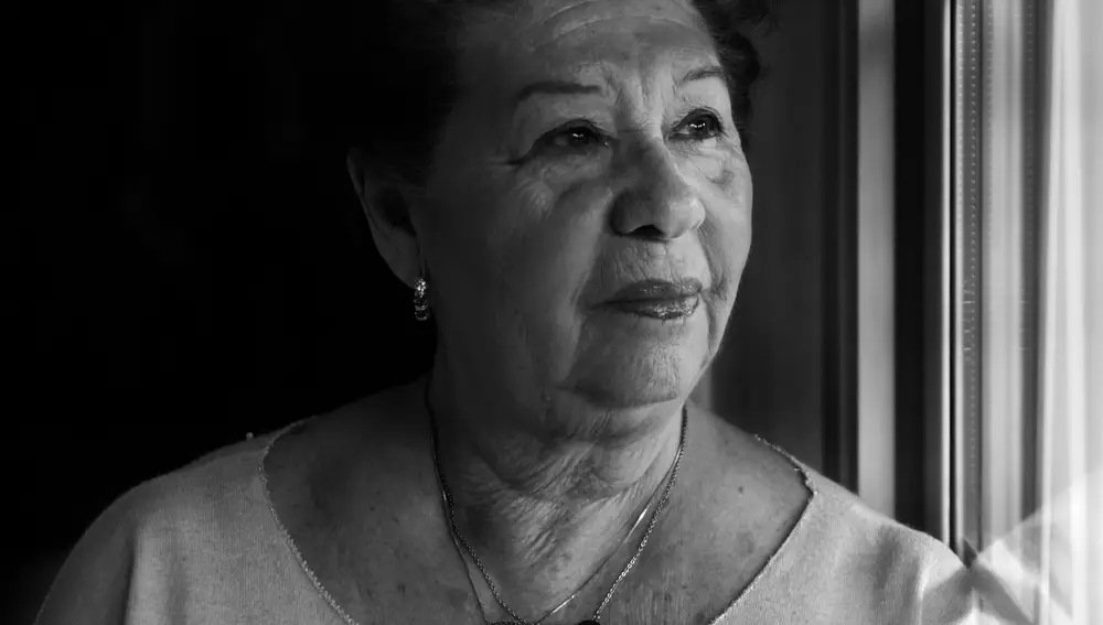 Adelaida Morales, 76 años. «Dicen que estamos en una democracia, pero la gente de mi edad nos sentimos anulados, estigmatizados, como si fuéramos ciudadanos inútiles. Es una vergüenza»