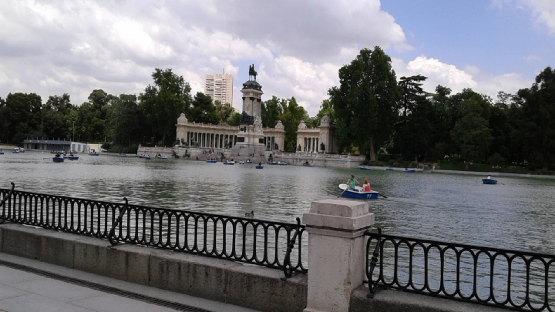 El Ayuntamiento de Madrid recuerda que permanecen cerrados parques y zonas recreativas infantiles