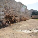 Imagen en la que se aprecia el deterioro del Castillo del Moro