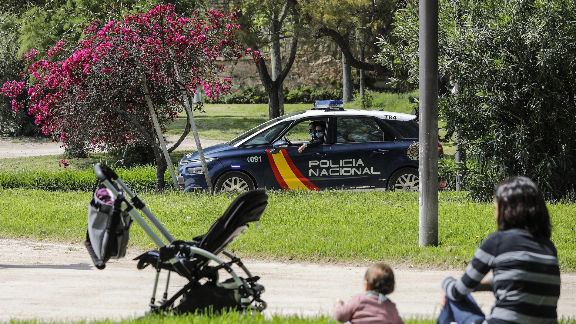 Coronavirus.- Los niños vuelven a los parques de València entre llamadas a la prudencia para que no haya un retroceso