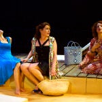 Bárbara Lennie, Miriam Montilla y Lidia Otón en "Veraneantes"