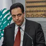 Hasan Diab, primer ministro libanés, durante una rueda de prensa