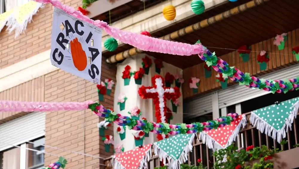 Vecinos de Córdoba celebran este año unas Cruces de Mayo peculiares