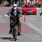 Mayores paseando en la capital murciana durante el primer día de la Fase 0 de desconfinamiento