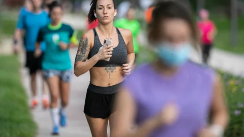 Las zapatillas envían la información a una app del móvil