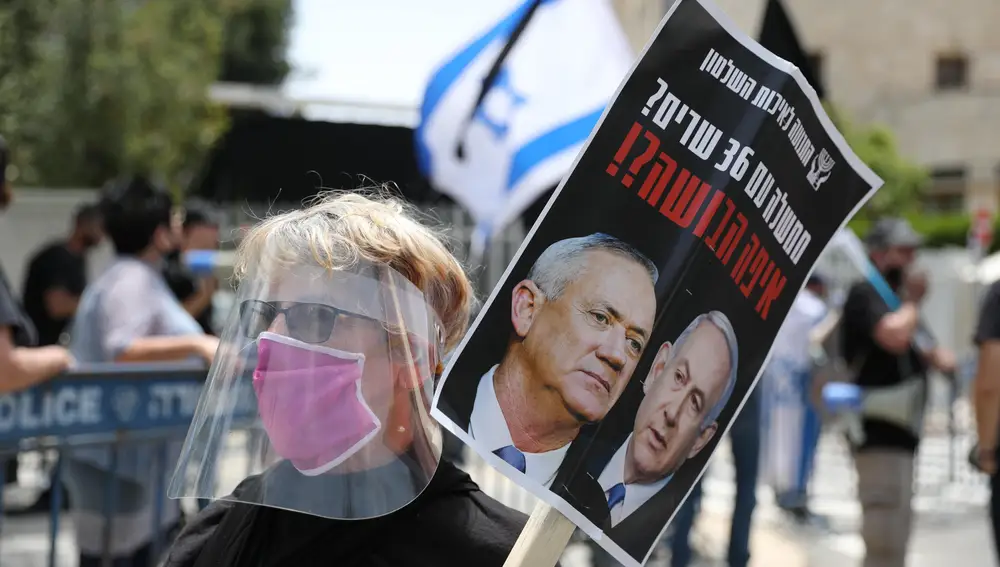 Una manifestación en contra de que Netanyahu vuelva a ser el primer ministro israelí, a pesar de los cargos que pesan contra él