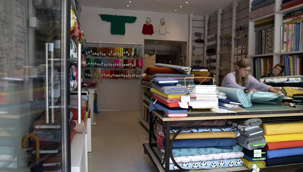 Una tienda de telas que ha reabierto hoy en Ámberes