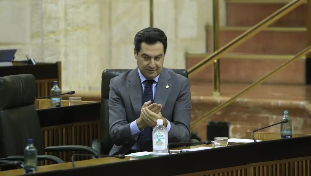 Juanma Moreno, en el primer Pleno durante el estado de alarma
