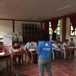 Voluntarios de La Caixa en una acción formativa